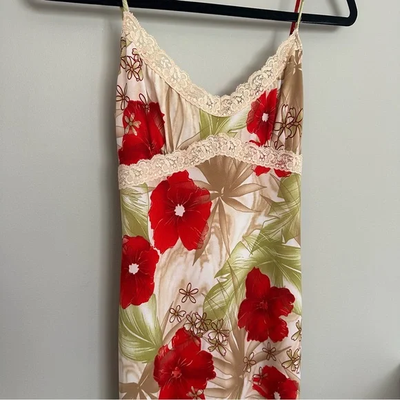 Vintage Sirens Floral Slip Dress with Pink and Green Accents - Picture 4 of 10